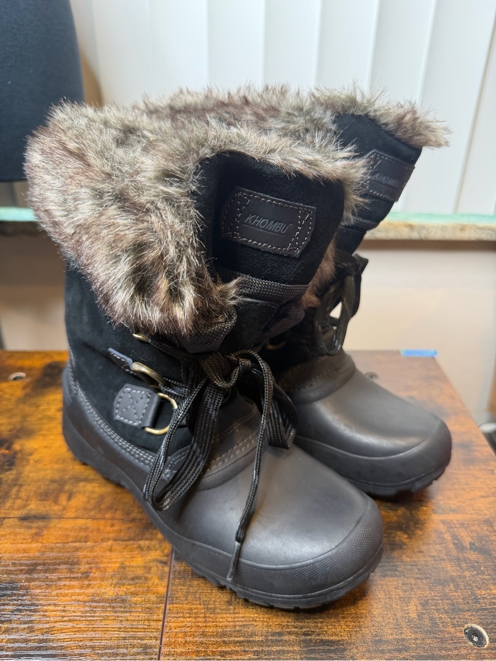 Khombu Black Faux-Fur Winter Snow Boots Size 8M